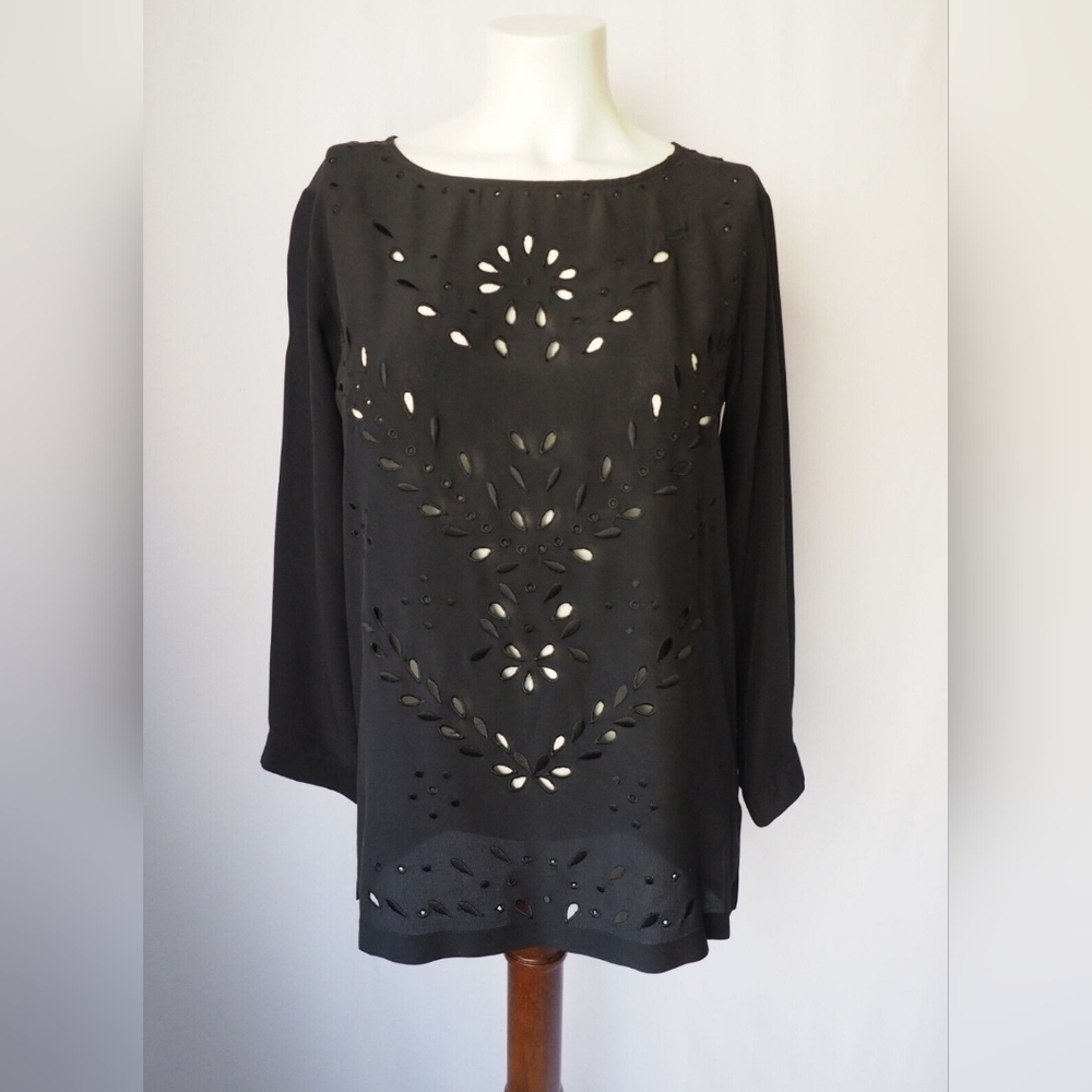 Club Monaco 100% Silk Crepe de Chine Embroidered Eyelet Black Blouse  Size S
